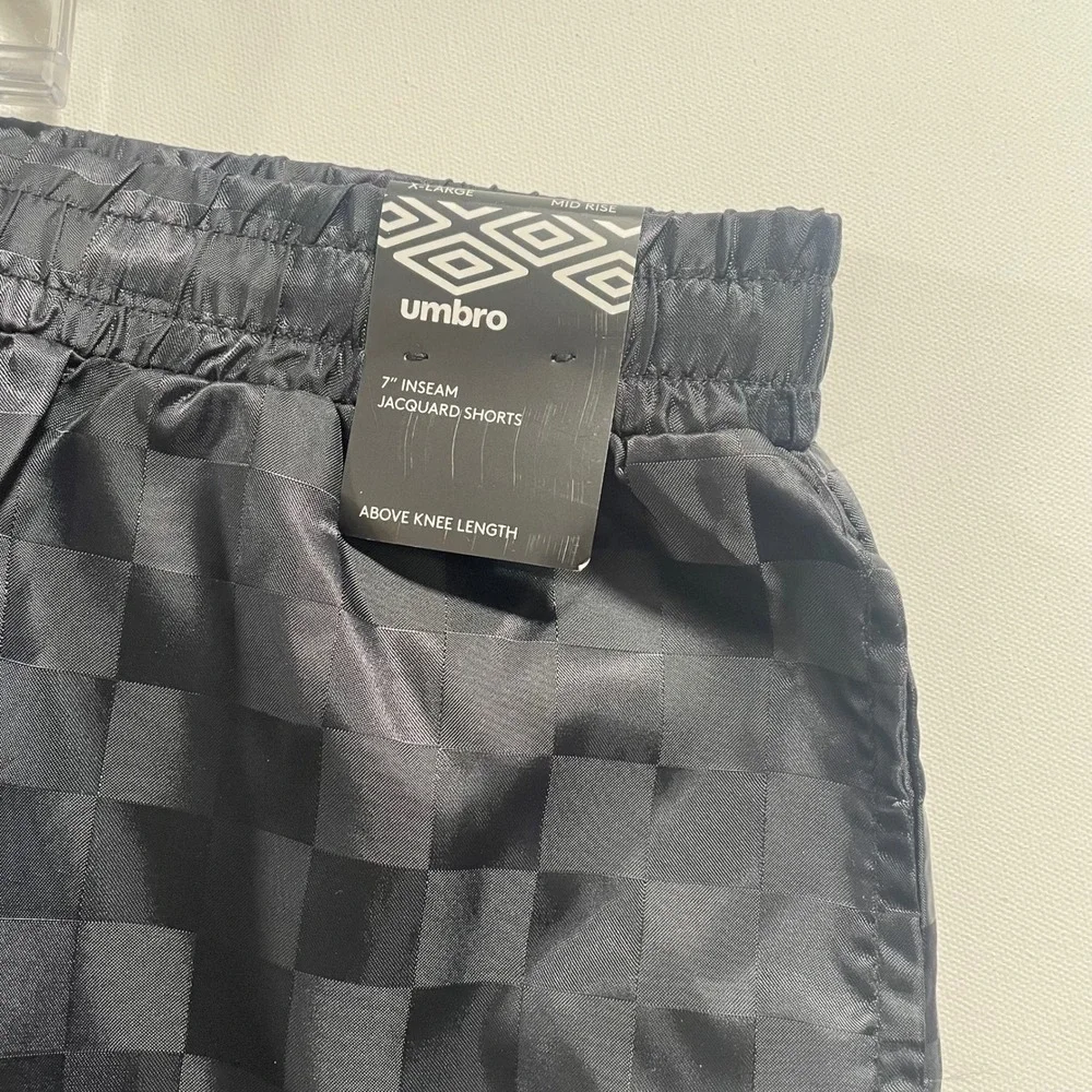 Umbro Mens Black Checkered Jacquard Soccer Shorts XL 7 Inch‎ Inseam Mid Rise NEW